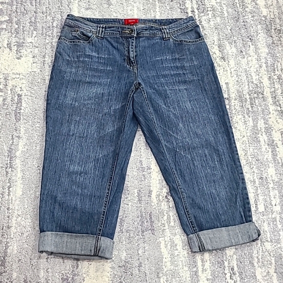 Contrast Jeans with Rolled Up Hems - Picture 1 of 6